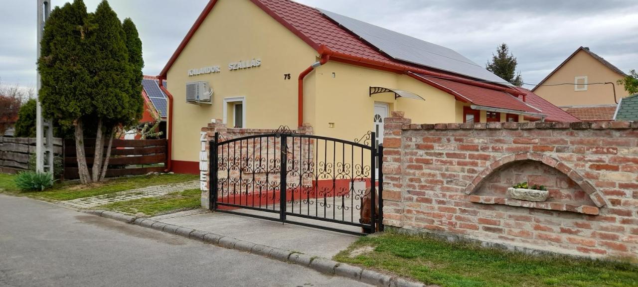 Kalandor szállás Kozarmisleny Exterior foto